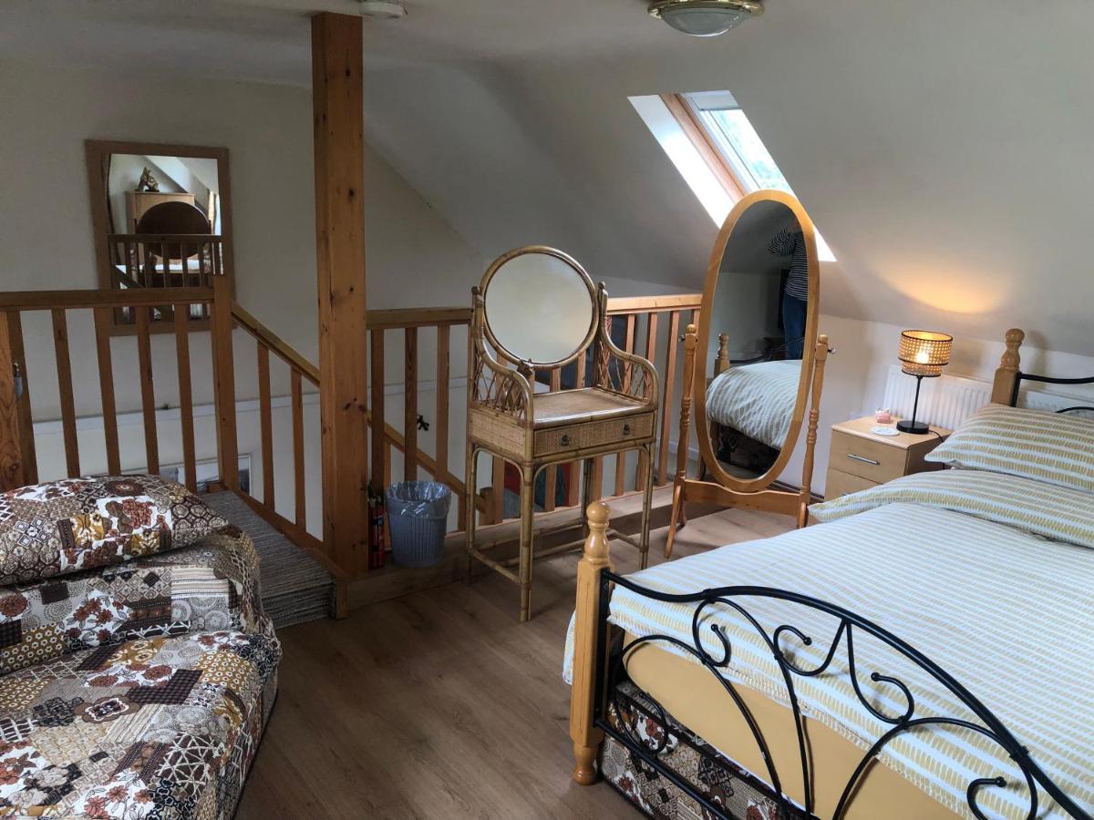 Lake View Romantic Retreat Aberystwyth Exterior photo