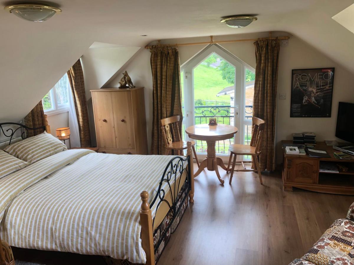 Lake View Romantic Retreat Aberystwyth Exterior photo